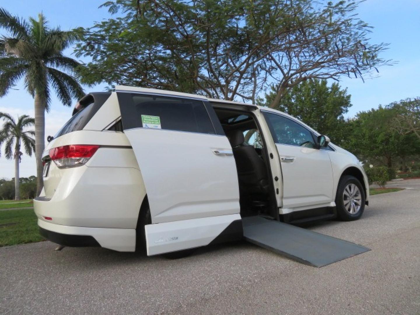 2016 White /Truffle Honda Odyssey (5FNRL5H63GB) , Automatic transmission, located at 4301 Oak Circle #19, Boca Raton, FL, 33431, (954) 561-2499, 26.388861, -80.084038 - You are looking at Gorgeous Pearl White Diamond 2016 Honda Odyssey EX-L VMI Northstar Handicap Wheelchair Conversion Van with 79K Original Miles, In-Floor Power Side Entry Ramp with Kneeling Van Function, Passenger Side 6 Way Transfer Seat, Quick Release Driver's Seat, Hand Controls, Tie Down System - Photo#50